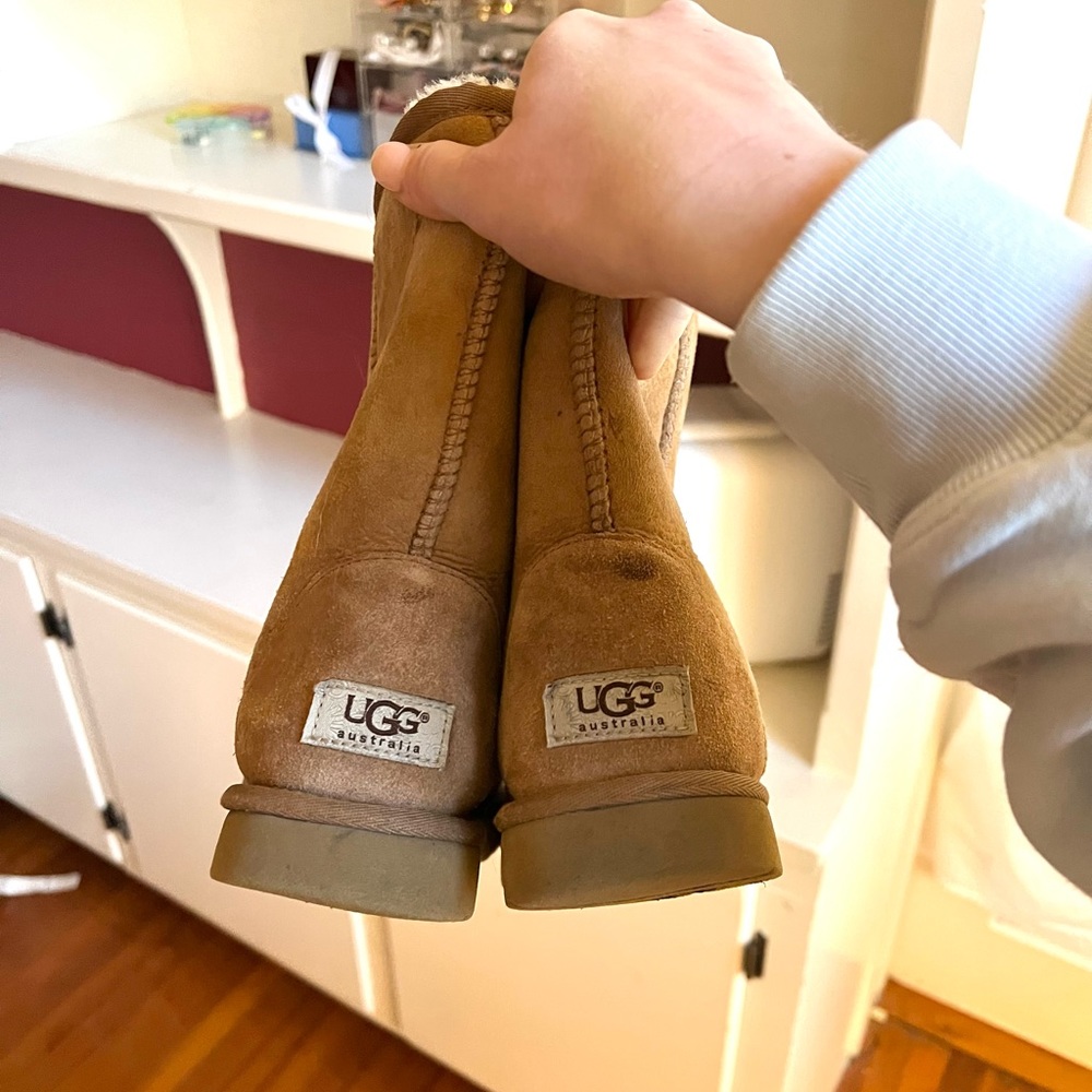 Gently Used Ugg Classic Short Ii Boot- Size 8 Wom… - image 2
